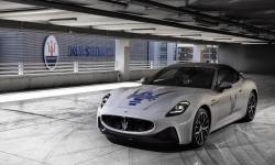 Nieuwe GranTurismo de weg op, met de Maserati-familie achter het stuur