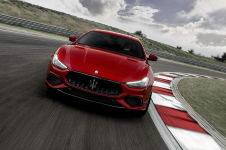 16751-MaseratiGhibliTrofeo.jpg