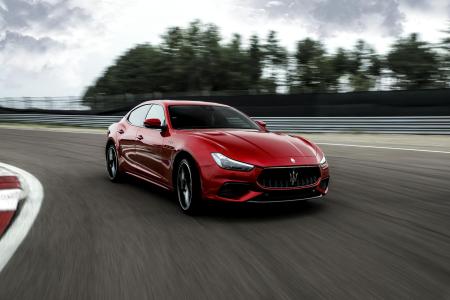 16752-MaseratiGhibliTrofeo.jpg