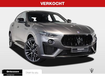Maserati Levante 3.8 V8 580PK Trofeo (Nerissimo Pack - Carbon Fiber - 22'' Lichtmetalen velgen - Panoramadak)