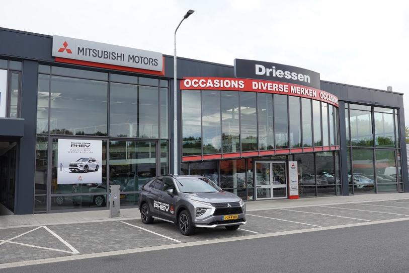 Driessen-Mitsubishi-small-2.jpg